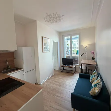 Appartement 3 Bedroom Near Paris Suresnes
